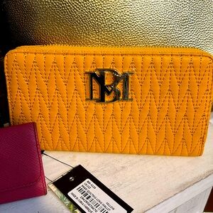 NWT Badgkey Mischka Wallet